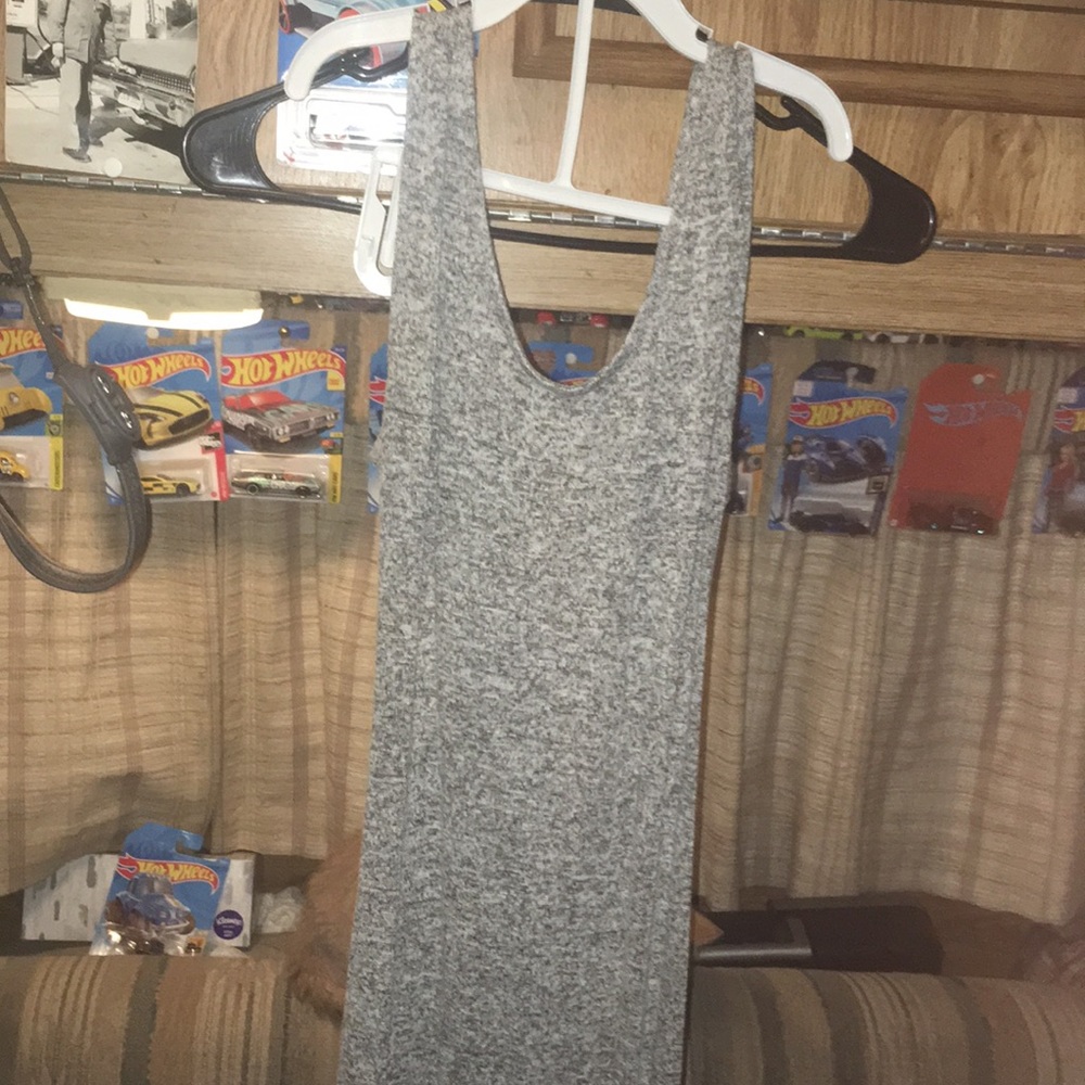 Love Ari Gray/Black size L summer dress knee high